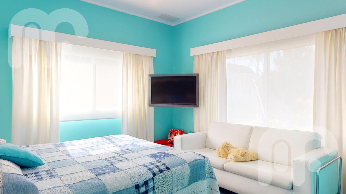 Venta Casa de 4 Dorm. en Campos de Roca 3