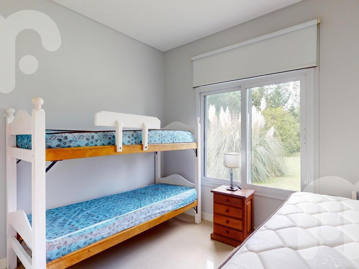 Venta de Casa en Campos de Roca 3