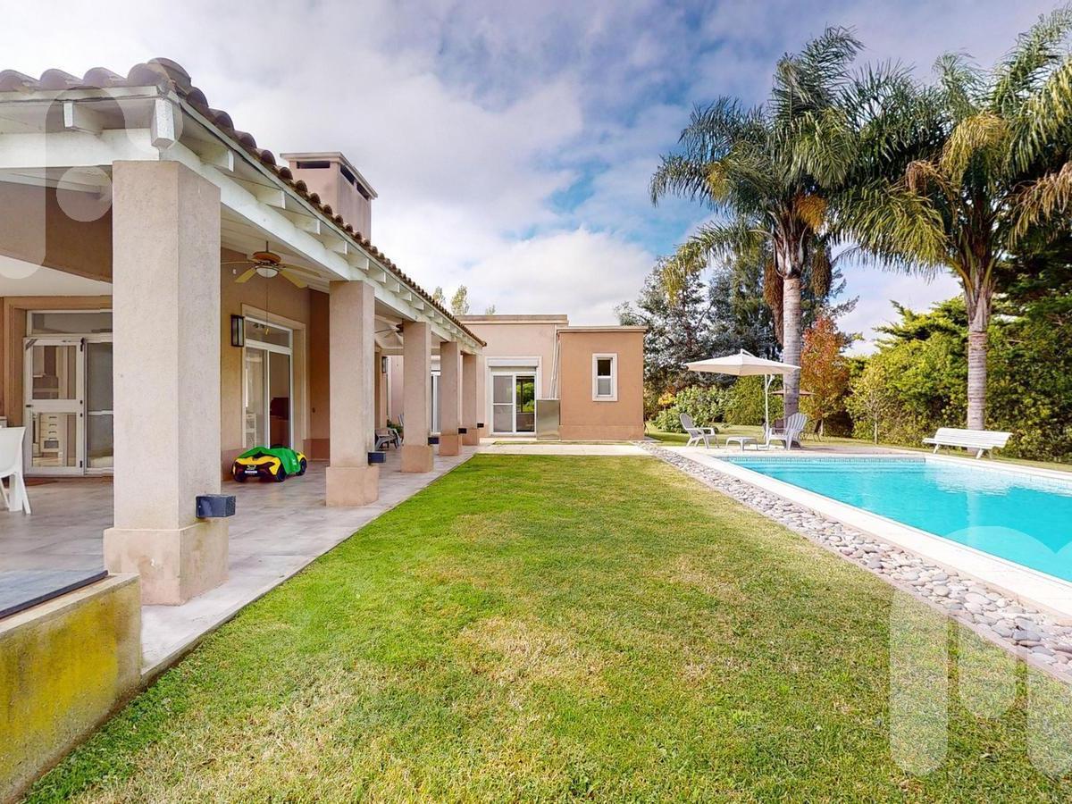 Venta de Casa en Campos de Roca 1