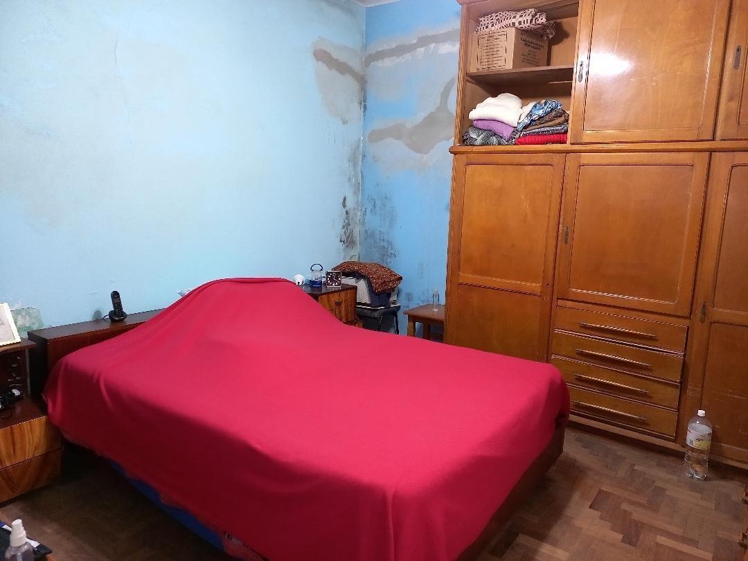 Liniers. Venta Casa Antigua S/lote 7,90 X 25,80 m. 5