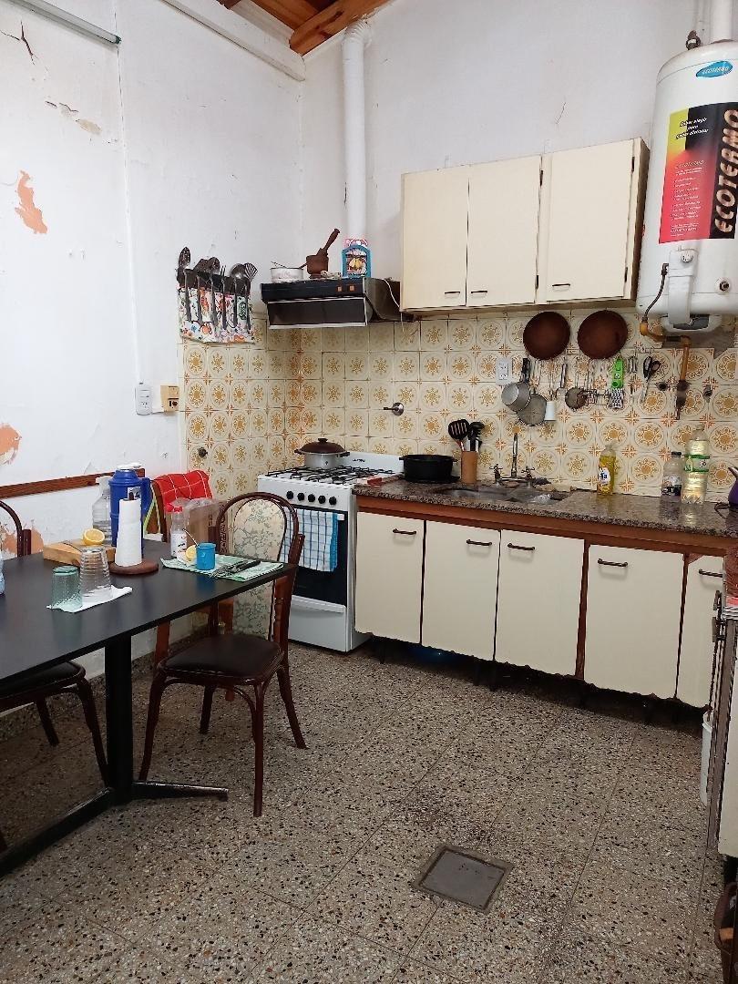 Liniers. Venta Casa Antigua S/lote 7,90 X 25,80 m. 3
