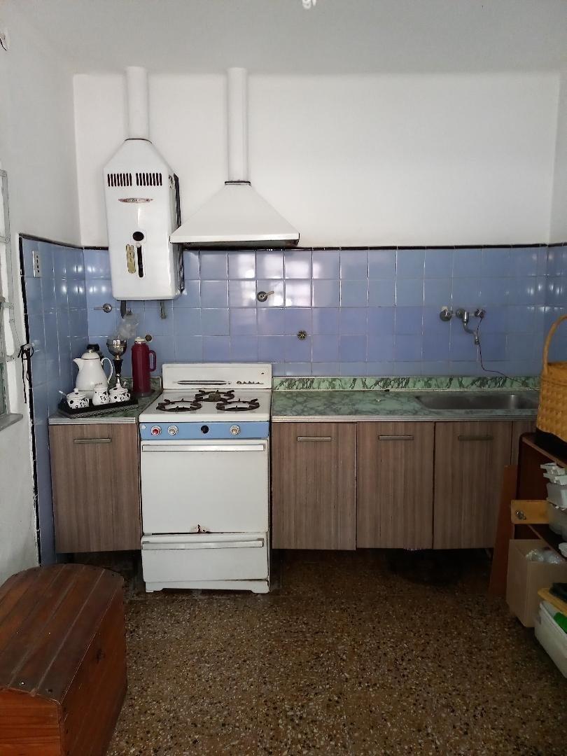 Liniers. Venta Casa Antigua S/lote 7,90 X 25,80 m. 4