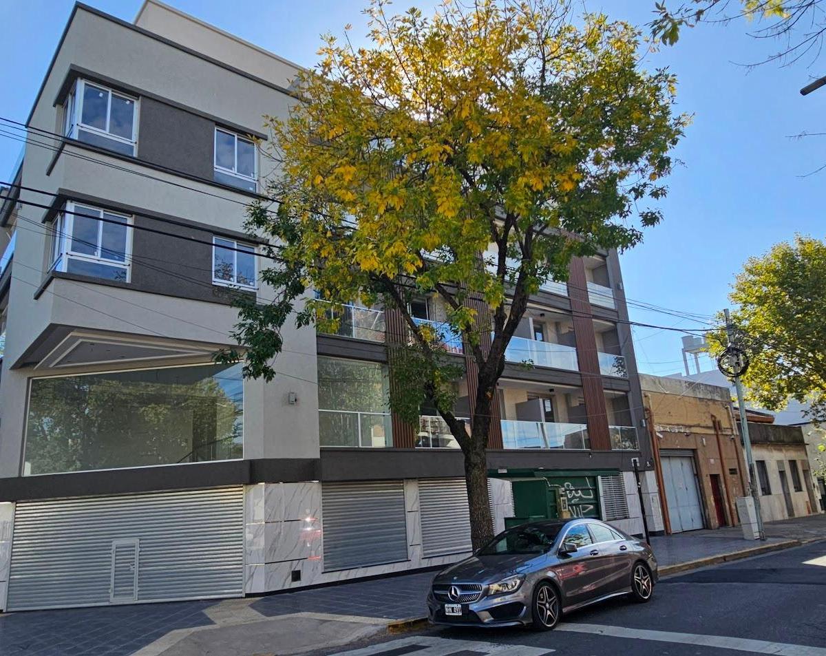Deptos monoambientes a estrenar al frente con balcón. Venta Liniers