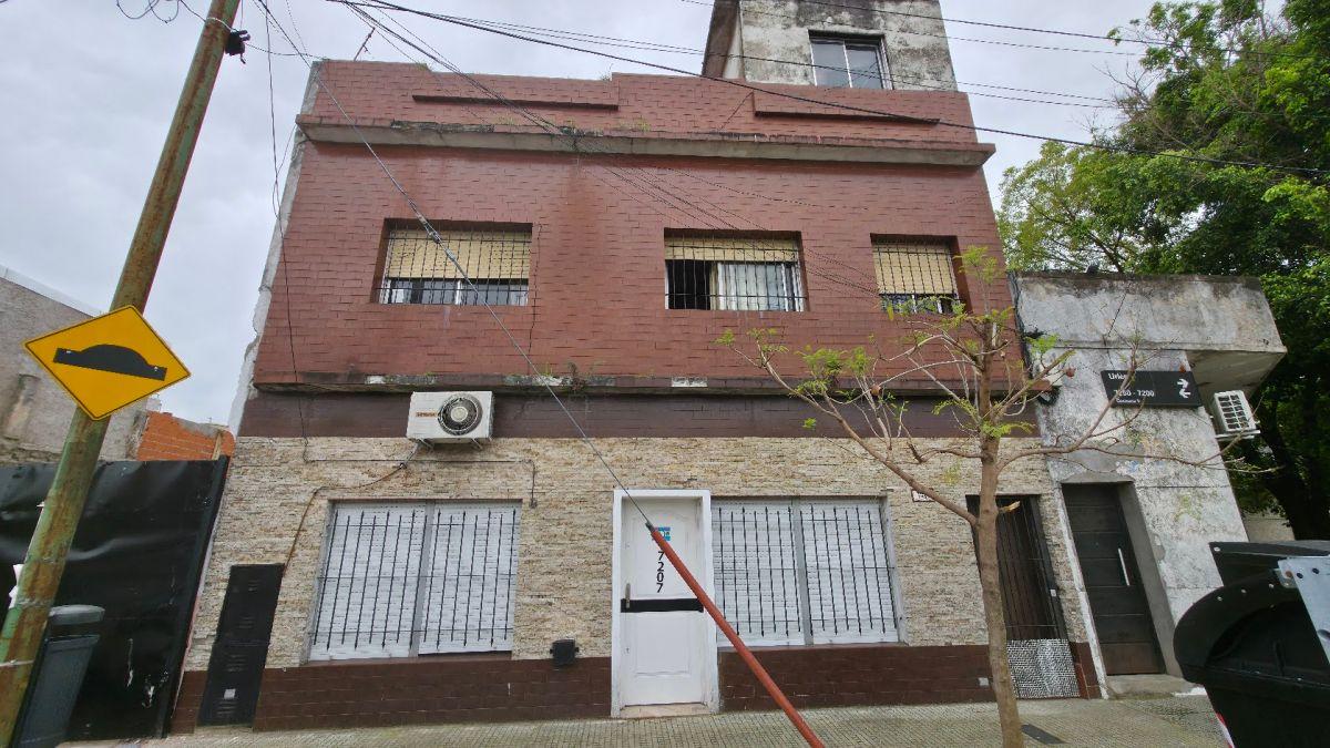 PH 3 amb piso independiente. Venta. Liniers