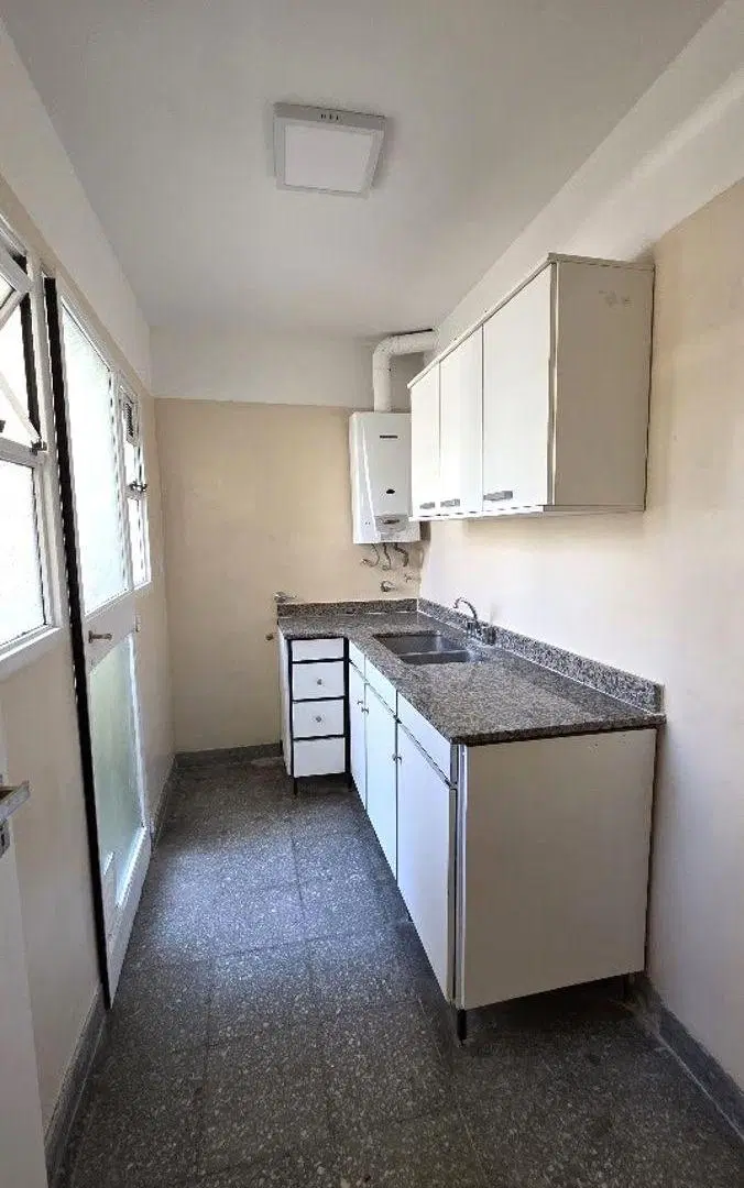 Depto 2 amb sobre Av Corrientes. Venta. Villa Crespo 2