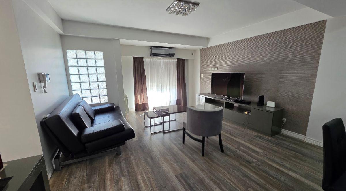 Foto de Amplio piso 3 amb con 2 cocheras fijas. Venta Liniers, imagen 2