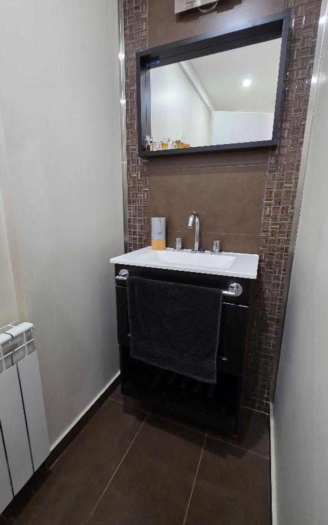 Foto de Amplio piso 3 amb con 2 cocheras fijas. Venta Liniers, imagen 3