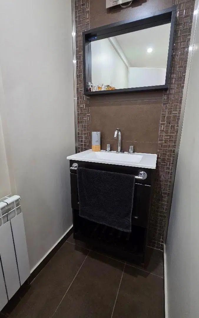 Amplio piso 3 amb con 2 cocheras fijas. Venta Liniers 2