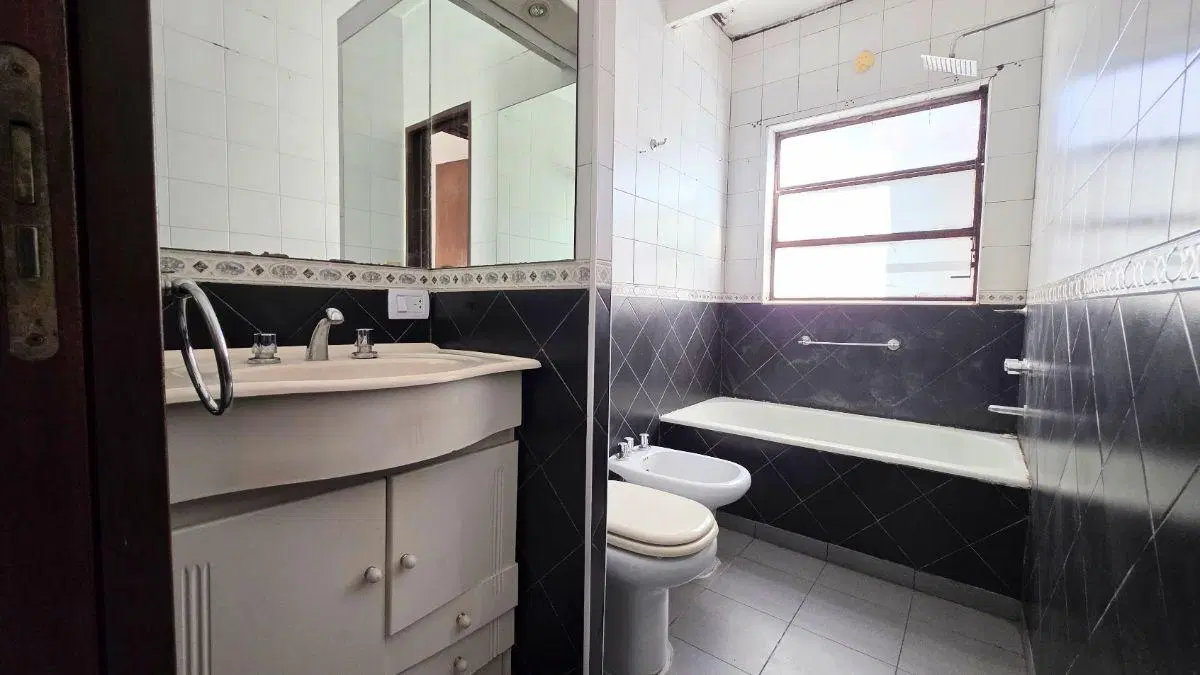 Departamento 2 amb Sobre Av E Castro Alquiler. Liniers 8