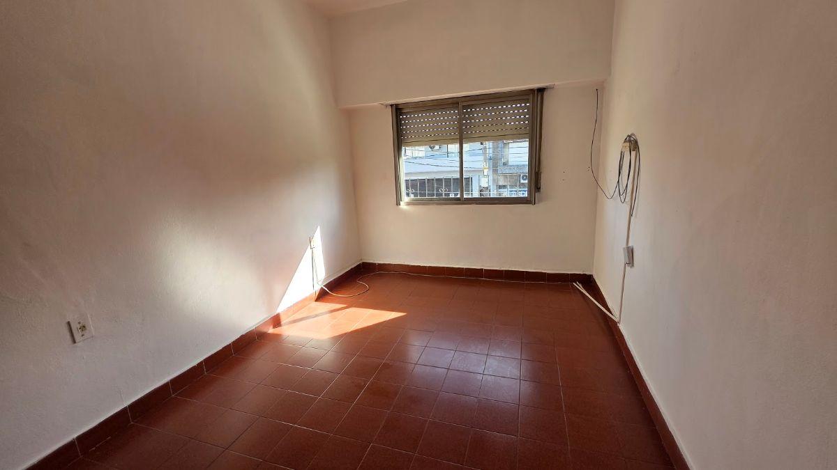 Foto de Amplio Piso 3 amb independiente sin expensas. Alquiler. Lomas del, imagen 2