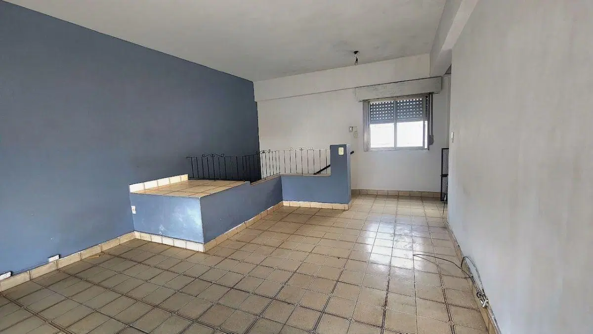 Amplio Piso 3 amb independiente sin expensas. Alquiler. Lomas del Mirador 4