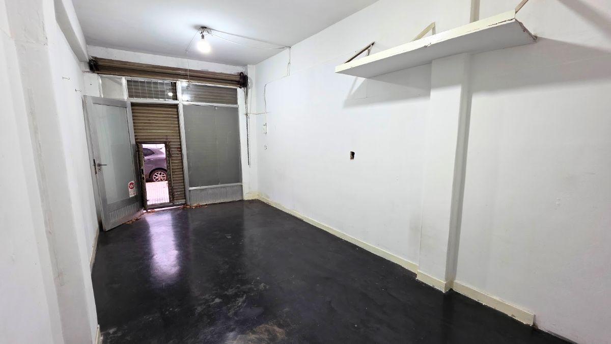Foto de Local comercial 20m2 en alquiler. Liniers, imagen 4