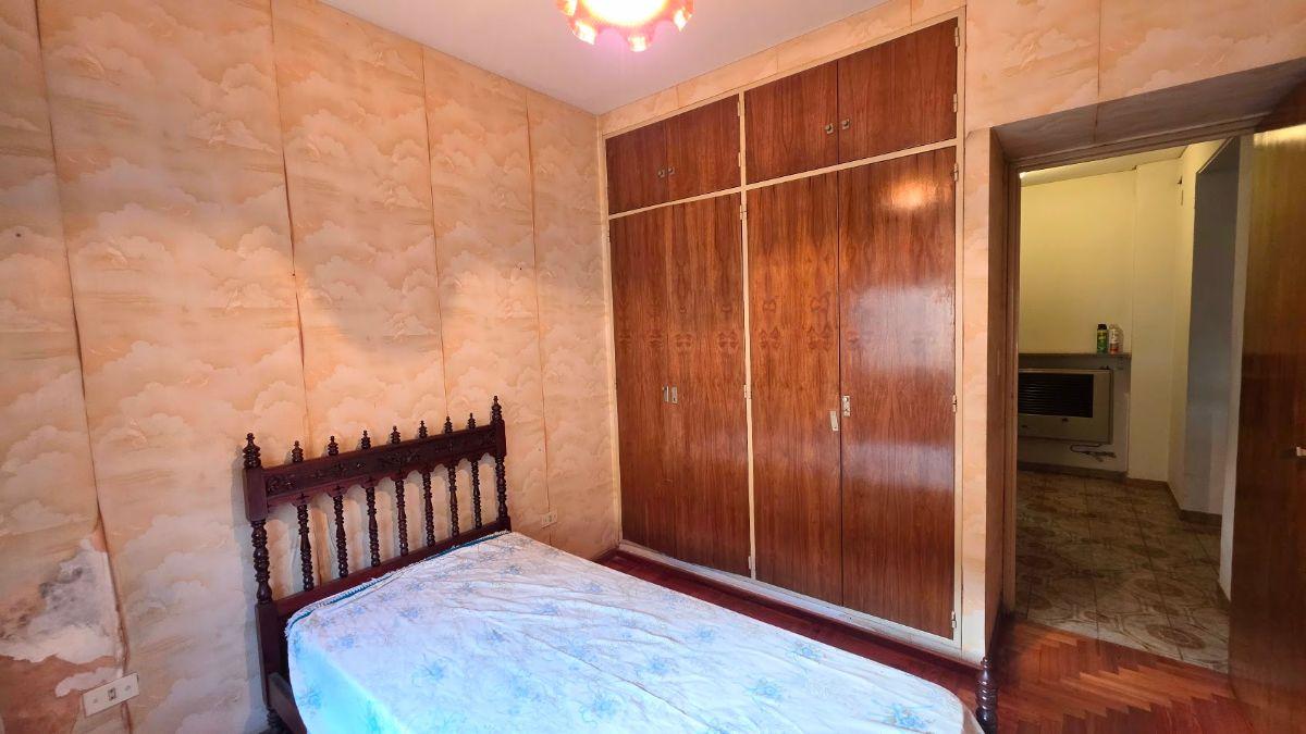 Foto de Lote 8,66x43. sup edificable 1400m2. Venta. Liniers, imagen 5