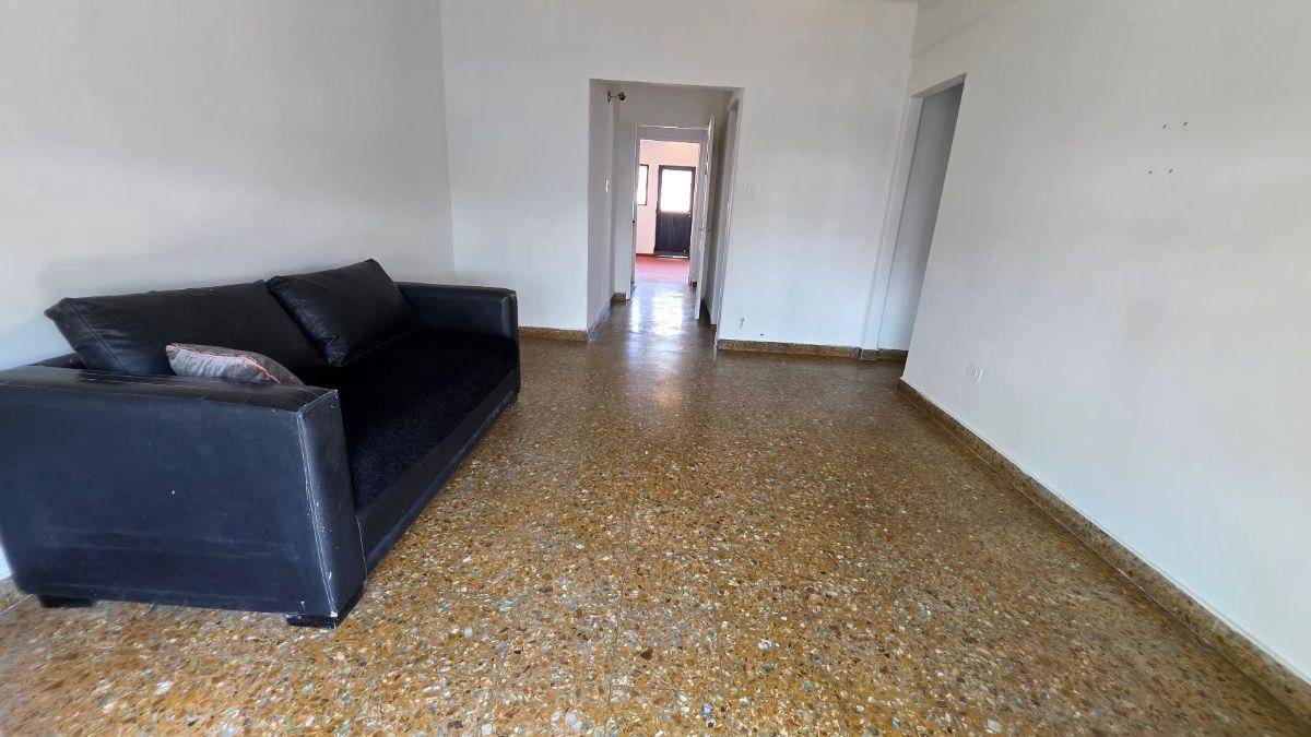 Foto de Amplio piso 3 amb con quincho y patio. Alquiler. Parque Avellaneda, imagen 4