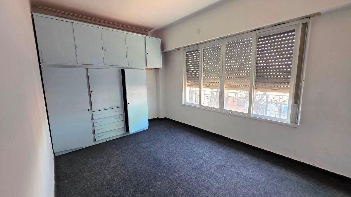 Foto de Amplio piso 3 amb con quincho y patio. Alquiler. Parque Avellaneda, imagen 4