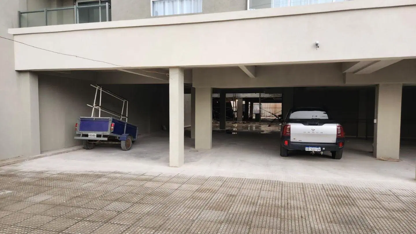 DOS AÑOS DE ANTIGUEDAD ,Depto 3 amb al cfte con cochera, terraza propia, etc 4