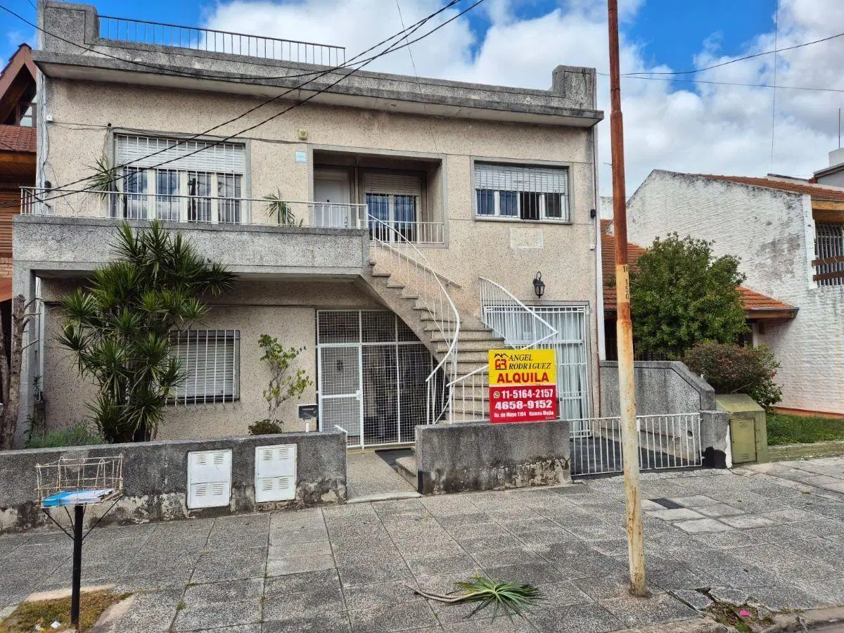 CASA EN PLANTA ALTA , APTO VIVIENDA O USO PROFESIONAL 5