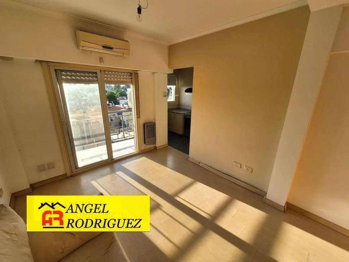 DEPTO 2 AMB ,TIPO DUPLEX, COCHERA CUBIERTA , CENTRICO 2