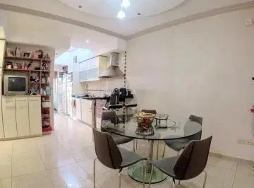 CHALET DE 6 AMB A MTS DE AV DE MAYO AL 1100, LOTE 10 X 33MTS, 430 MTS2 CUBIERTOS 5