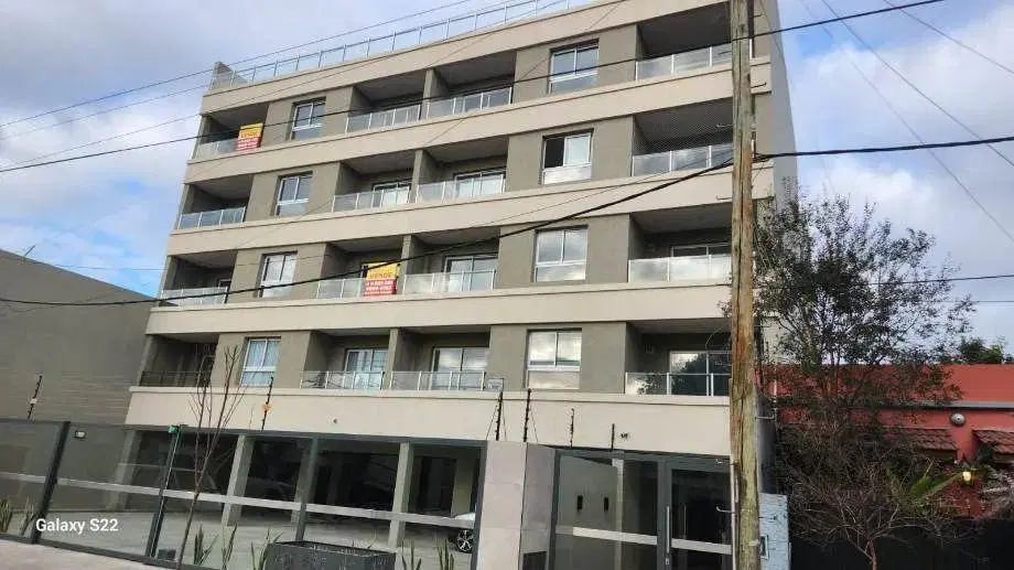 Departamento En ALQUILER, CON COCHERA CUBIERTA ,Ramos Mejia Sur 1