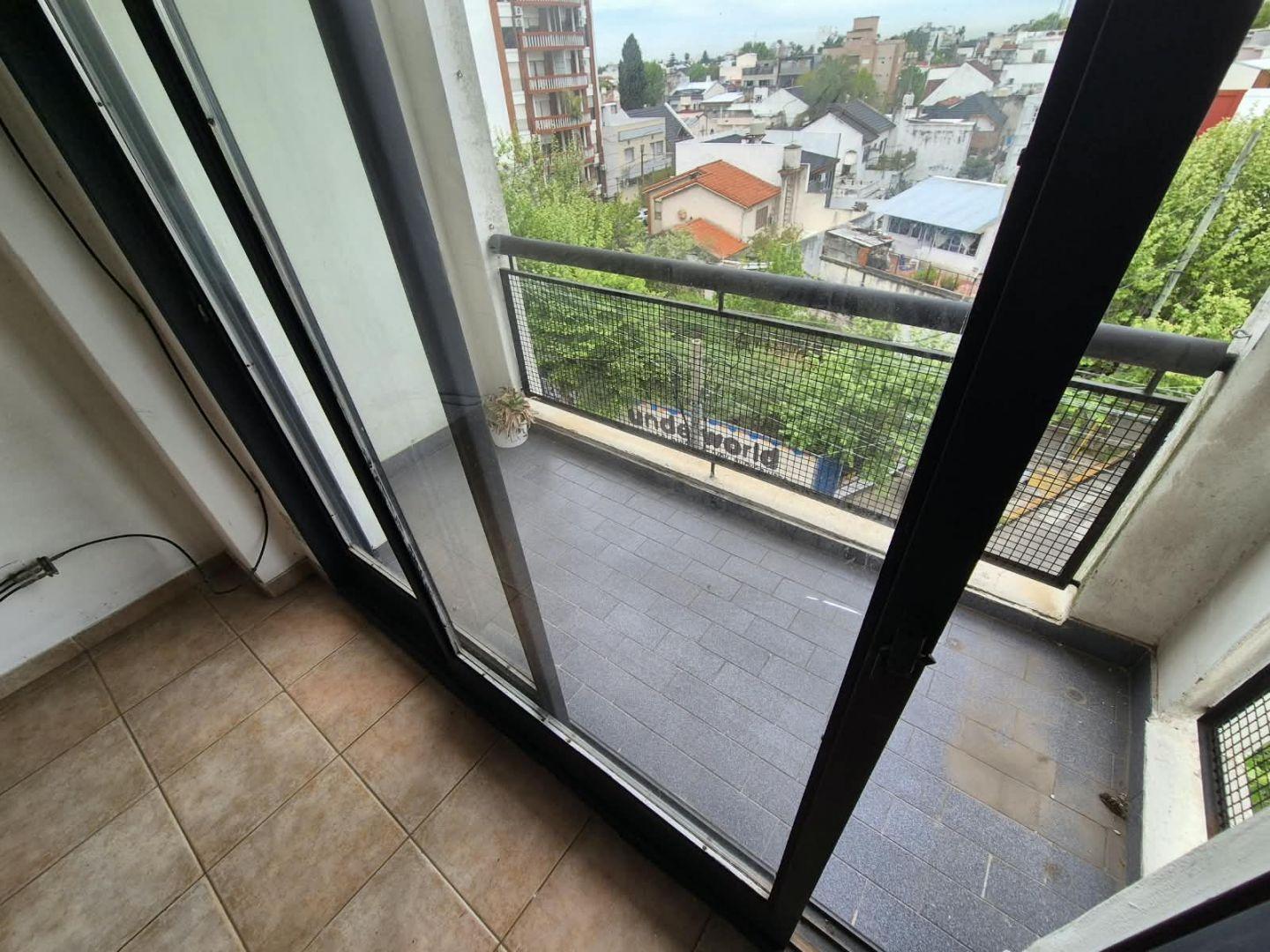 Foto de ESQUINA VIAMONTE Y SAN MARTIN , 3 AMB CON 3 BALCONES TODO AL FTE, imagen 5