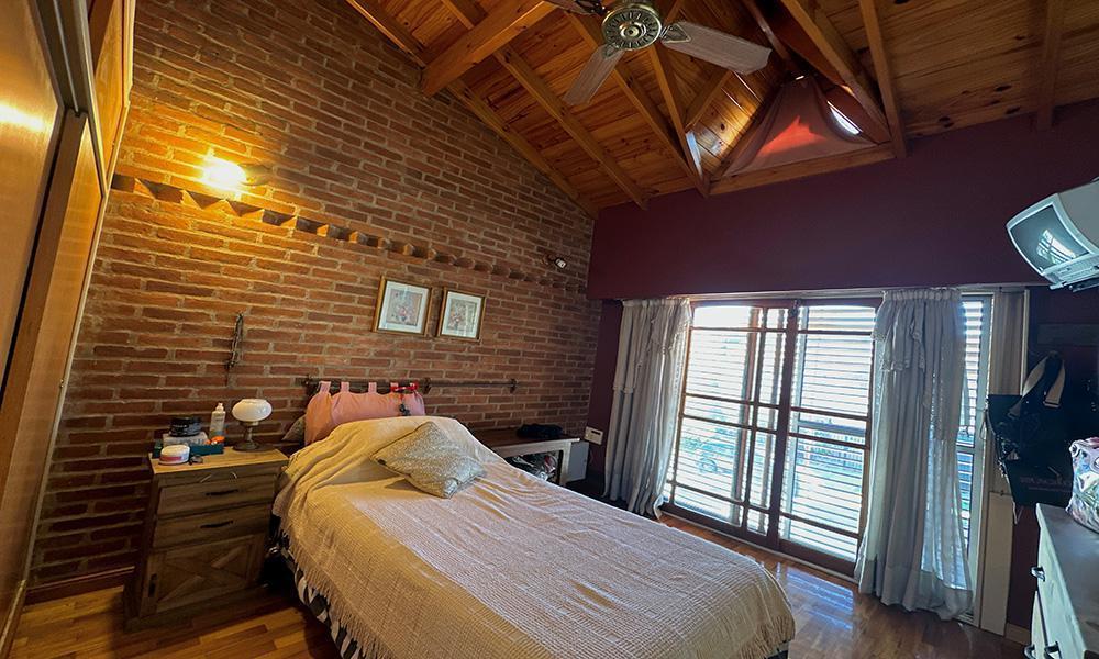 VENTA: CHALET - NEWERY ROMERO - CIUDAD JARDIN - ZELASCHI PROPIEDADES