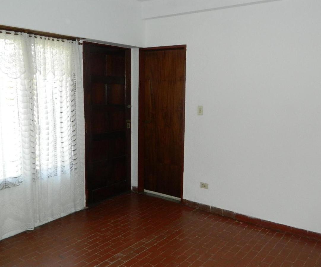 Casa en Venta - Calle Pizurno - Hurlingham - Zelaschi Propiedades 5