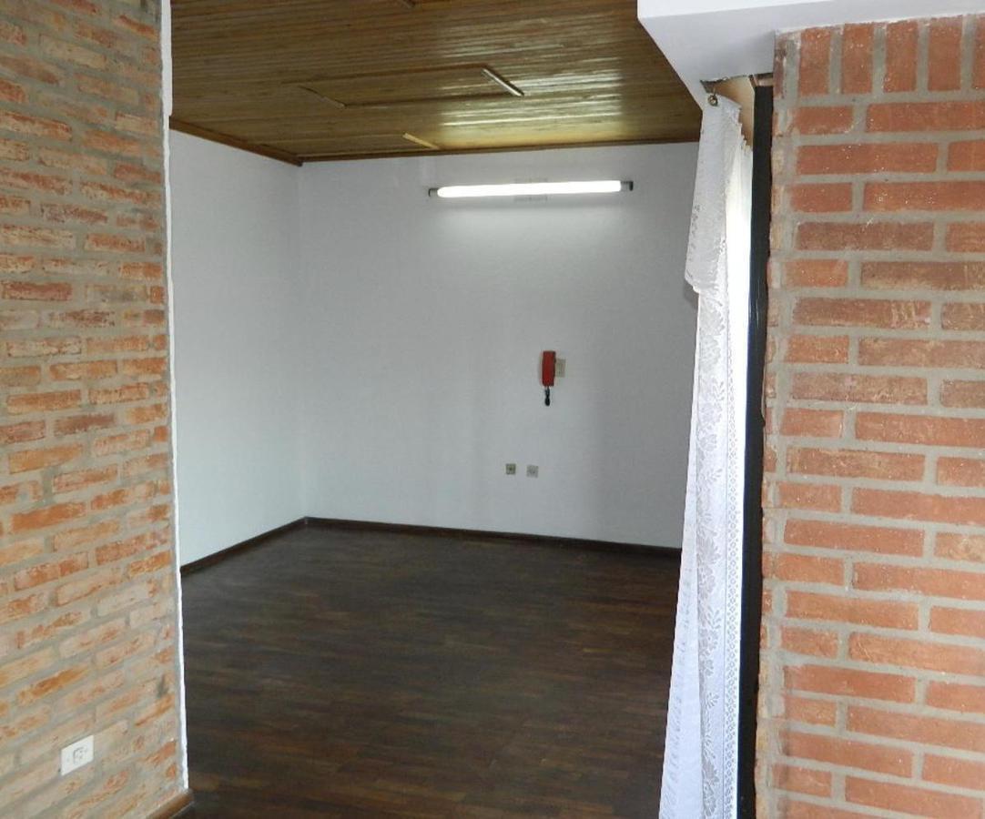 Casa en Venta - Calle Pizurno - Hurlingham - Zelaschi Propiedades 5
