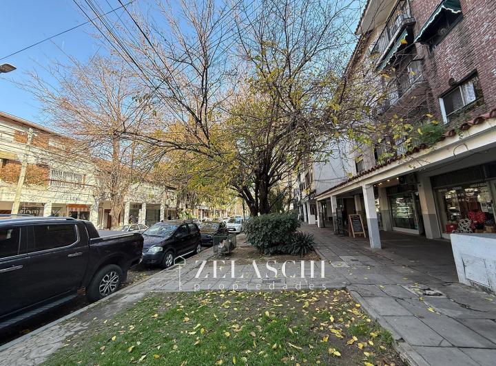 Local a la calle en venta: sobre Av Dr Ricardo Balbín, Ciudad Jardín 4
