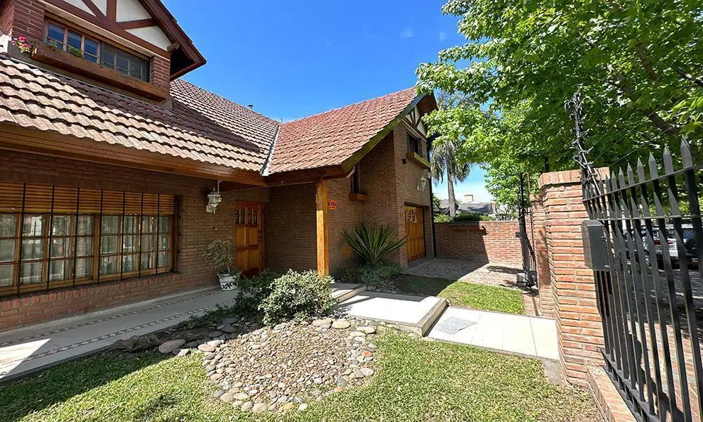 Casa en venta: Conde Zeppelin, Ciudad Jardín 2