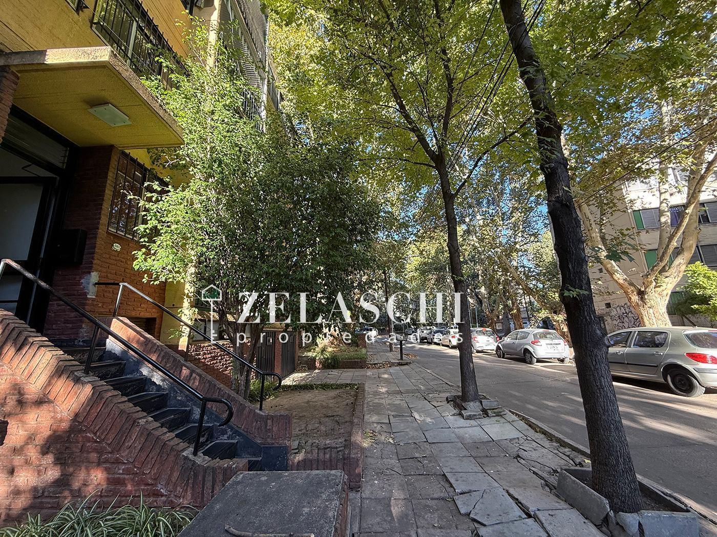 Venta: Departamento 2 ambientes sobre calle Las Margaritas, Ciudad Jardín