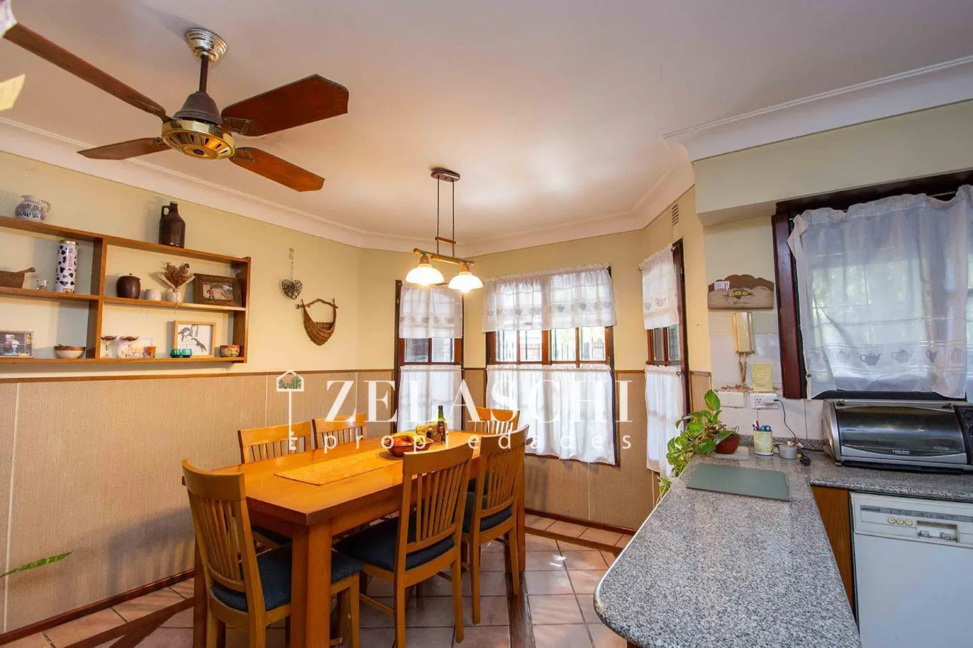 Venta: casa sobre calle Franco, Ciudad Jardín 4
