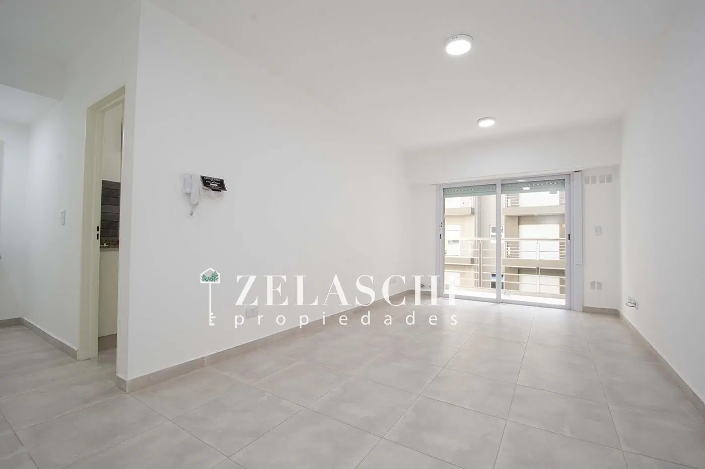 Alquiler: Departamento 2 ambientes: calle Las Malvinas, Martin Coronado 4