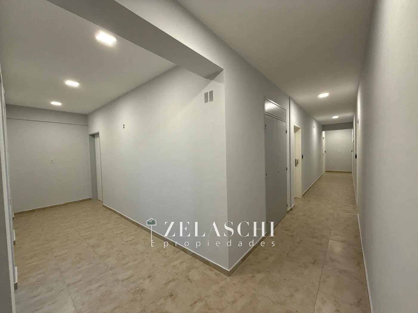 Venta: Departamento 2 ambientes con cochera: La Merced y Tres de Febrero 3