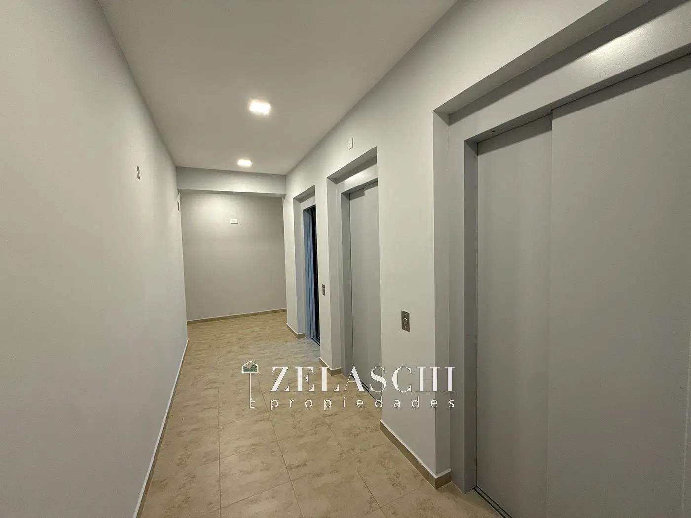 Venta: Departamento 2 ambientes con cochera: La Merced y Tres de Febrero 5