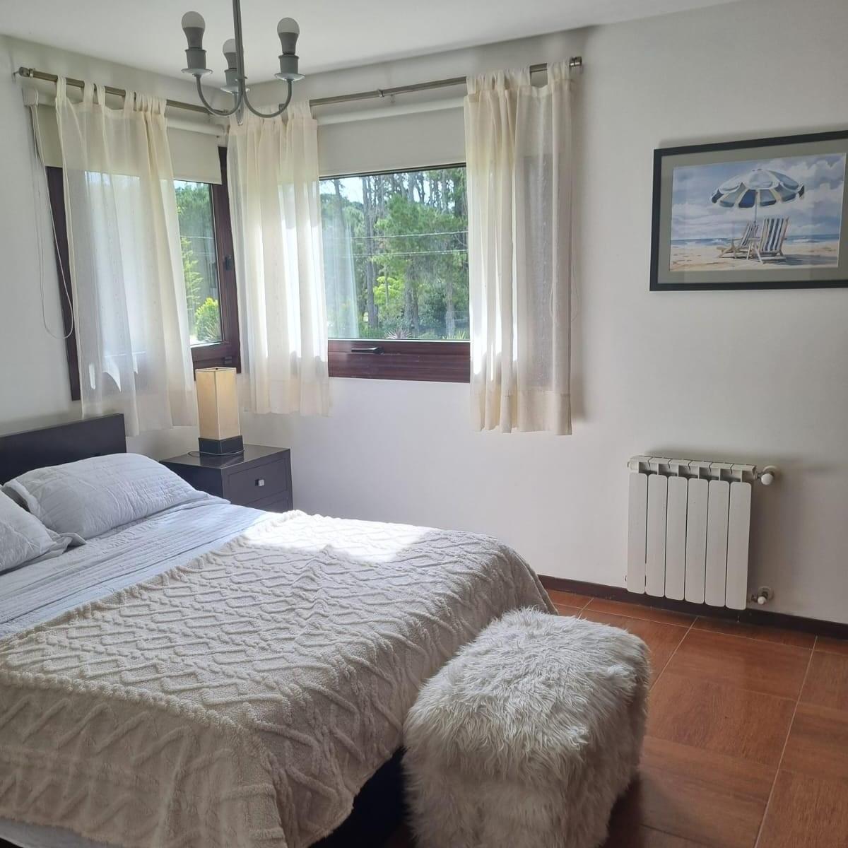 Casa en Mar de Las Pampas, Impecable Estado en Esquina 4