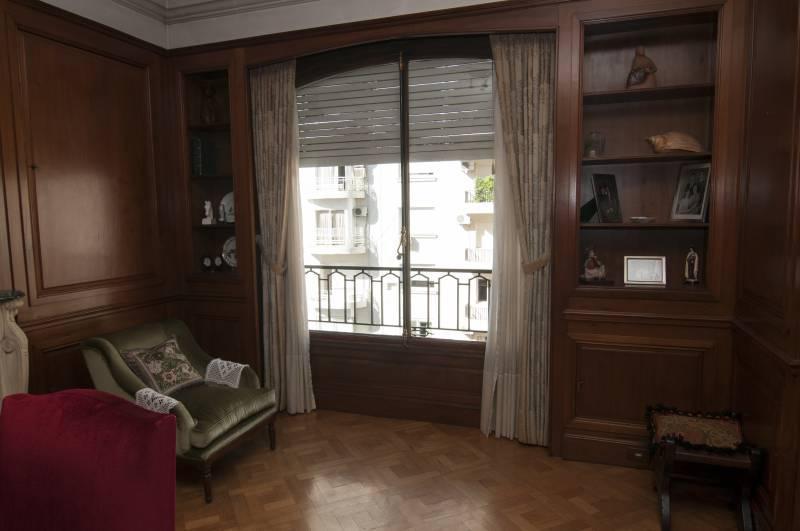 Piso de Categoría en Recoleta Frente a La Plaza San Martin de Tours, 2 Cocheras y Baulera 3