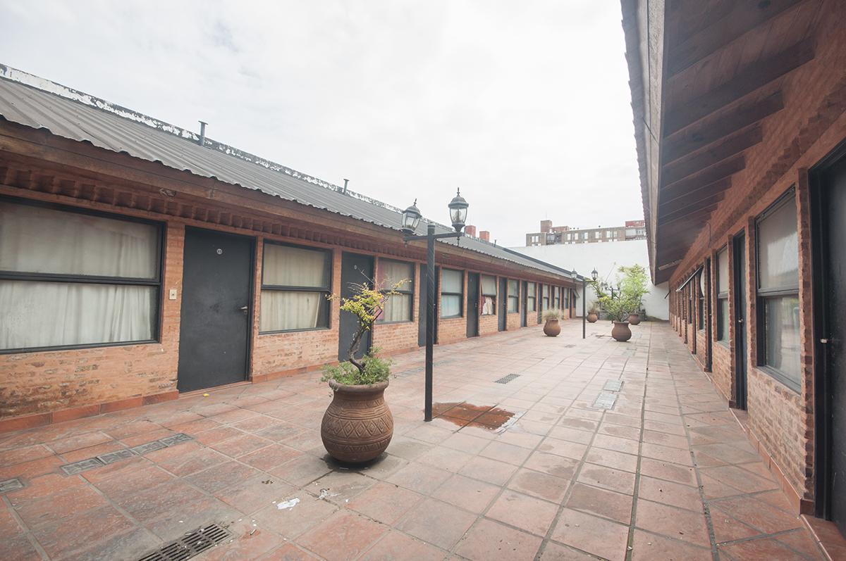 Se Vende Hotel Familiar/ Terreno (Lote) en Villa Lugano 2