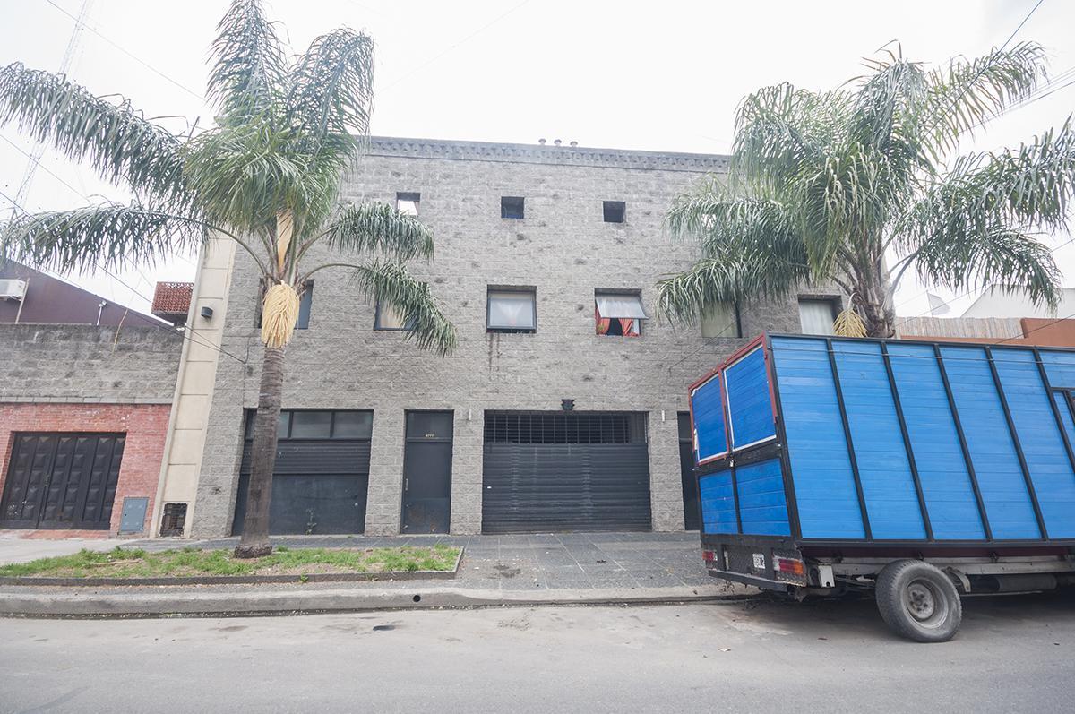 Se Vende Hotel Familiar/ Terreno (Lote) en Villa Lugano 5
