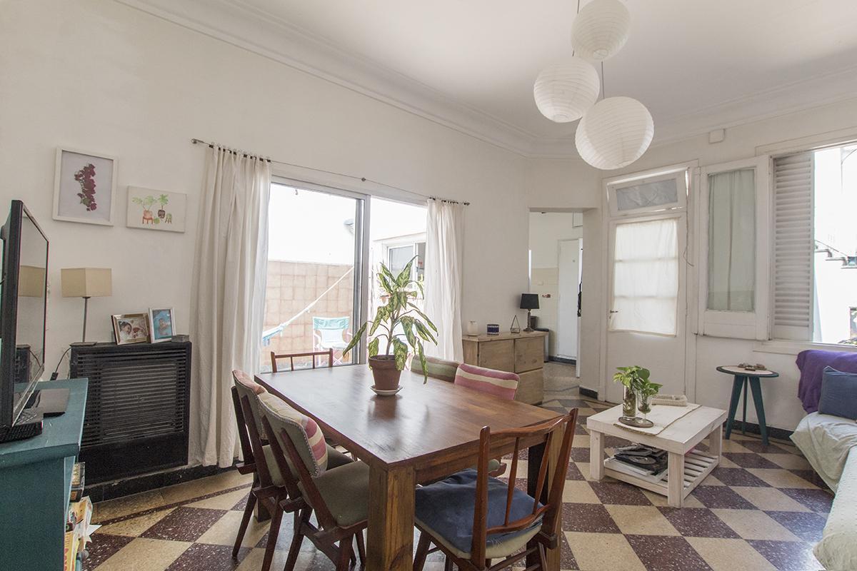 ¡Encantador PH de 5 Ambientes en Mataderos con Dos Patios y Terraza! 4