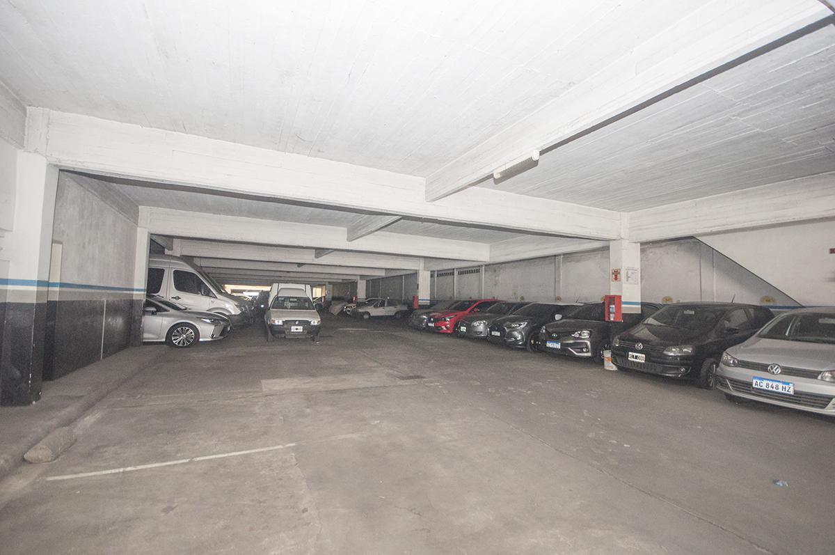 Foto de Garage en Venta junto con Hotel Familia en Villa Lugano, imagen 4