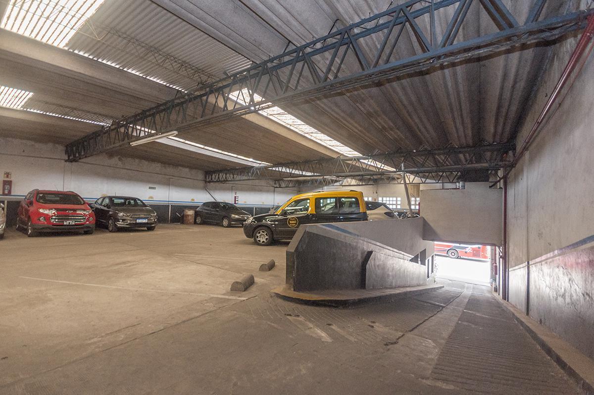 Foto de Garage en Venta junto con Hotel Familia en Villa Lugano, imagen 5