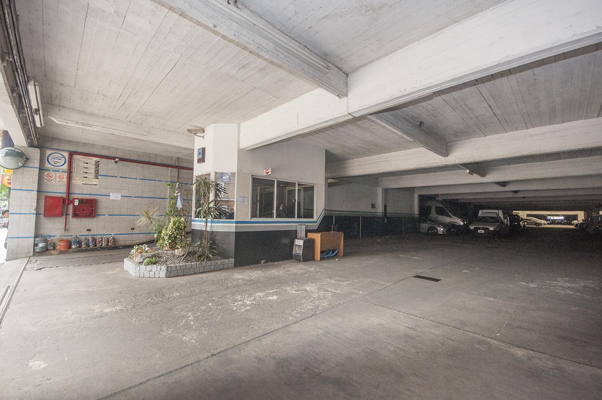 Foto de Garage en Venta junto con Hotel Familia en Villa Lugano, imagen 2