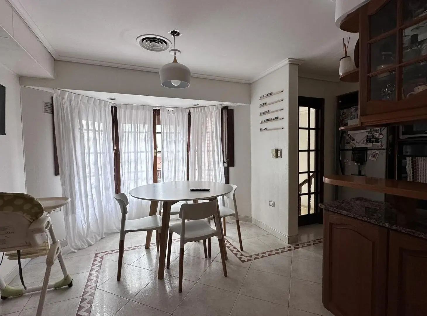 Imponente Casa en Villa Devoto en alquiler con 5 dormitorios - la mejor ubicación y seguridad 5
