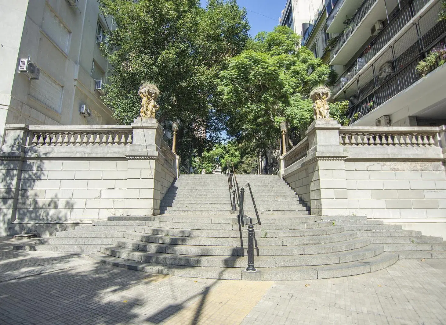Piso en Venta La Isla - 4 dormitorios con cochera - Exclusividad en el corazón de Recoleta. 4