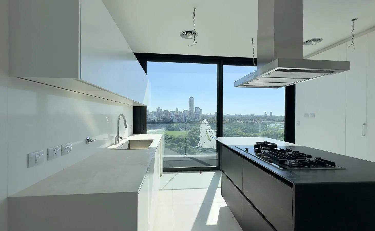 Venta L´Avenue Libertador Zaha Hadid 300m2 4 ambientes 2 cocheras Piso Alto 2
