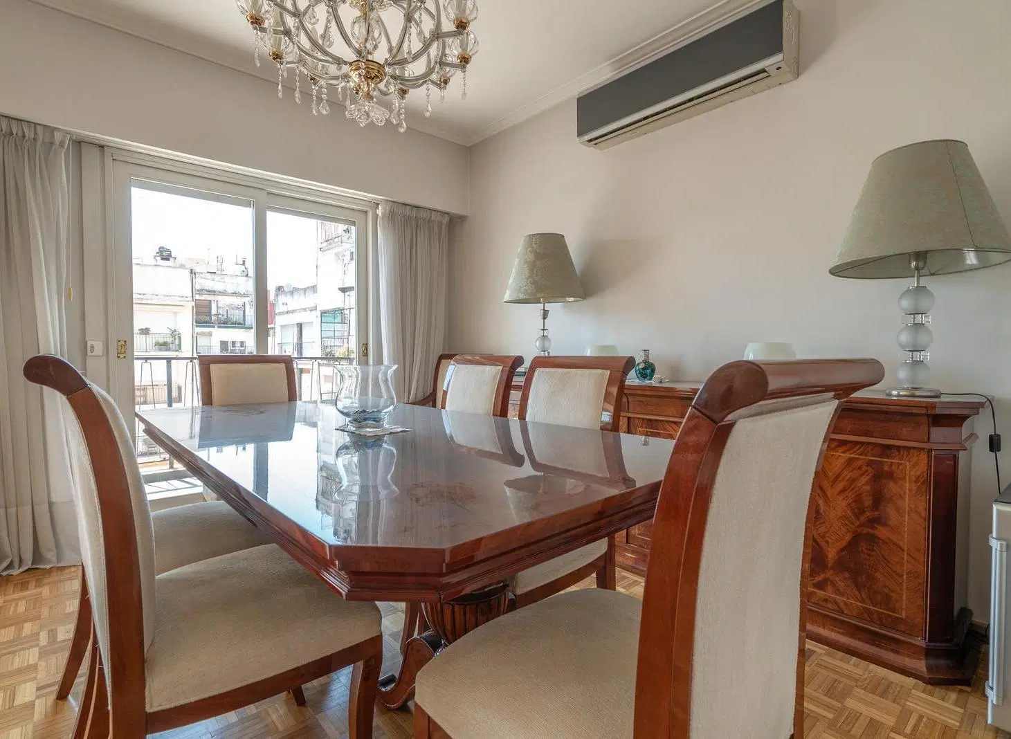 Departamento en venta en Recoleta con cochera frente a Plaza Vicente Lopez 2