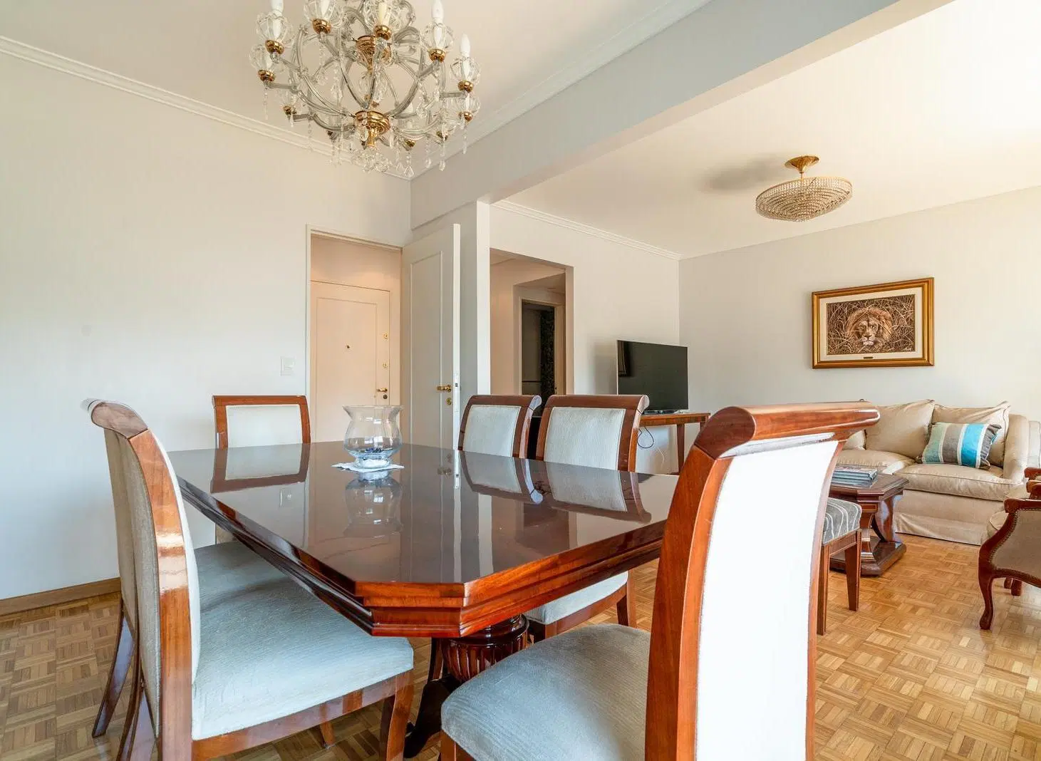 Departamento en venta en Recoleta con cochera frente a Plaza Vicente Lopez 5