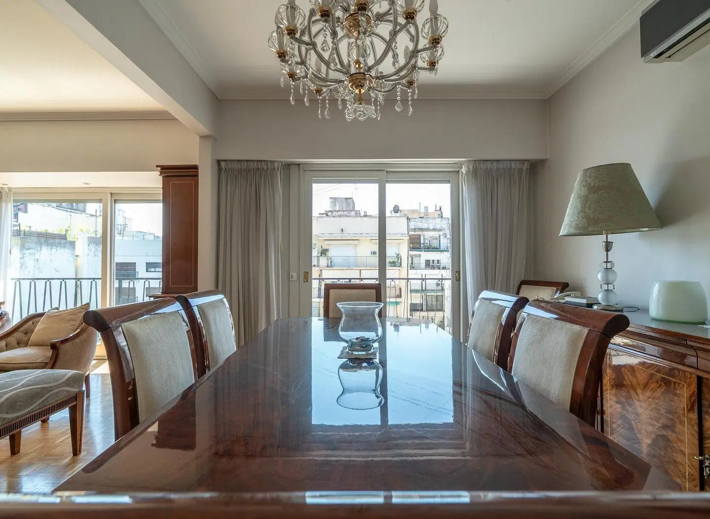 Departamento en venta en Recoleta con cochera frente a Plaza Vicente Lopez 4