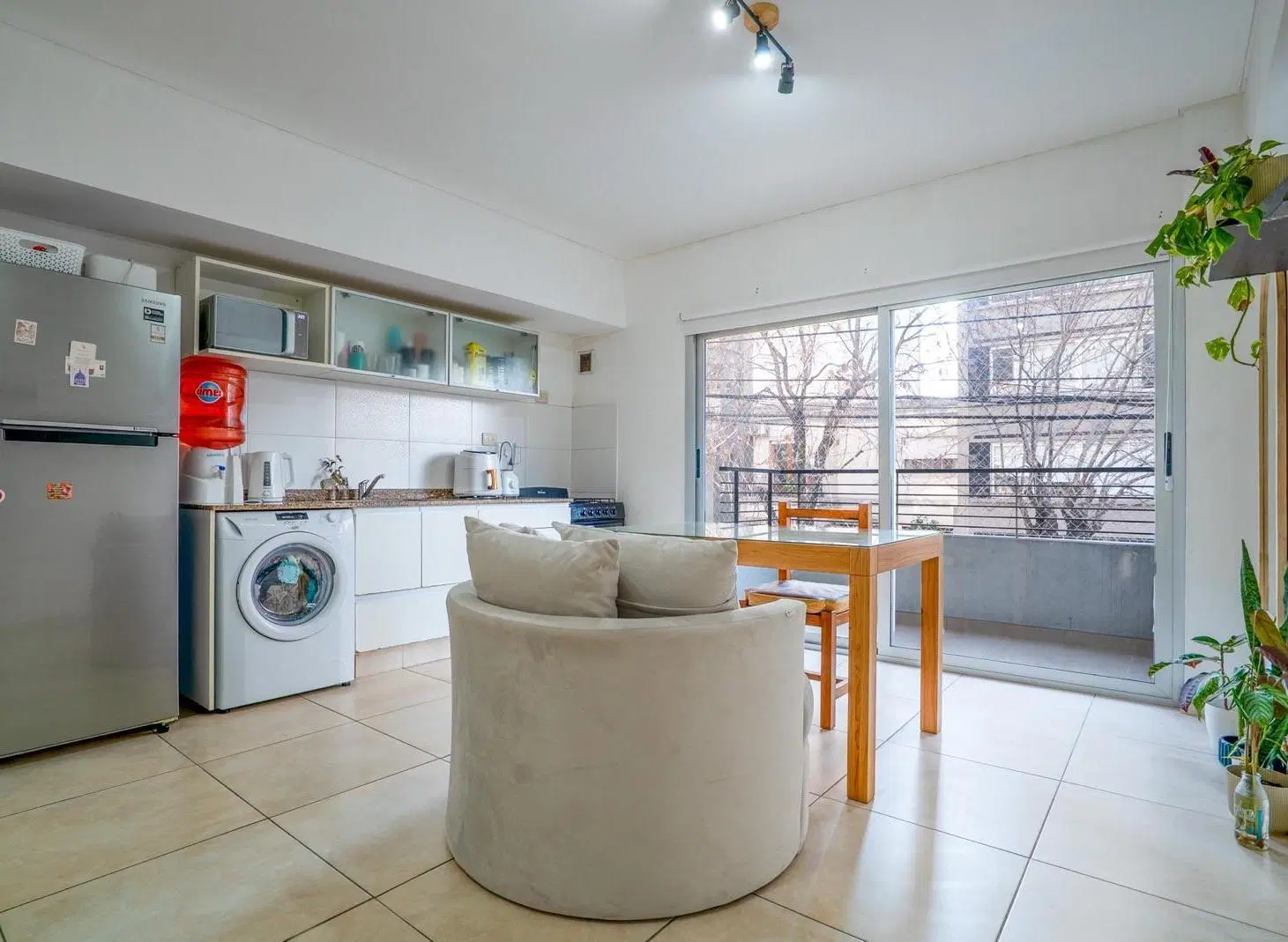 Departamento de dos ambientes en la zona del Villa del Parque con balcón 2